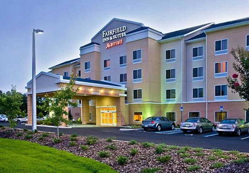Fairfield Inn & Suites Lake Stadt Exterior foto